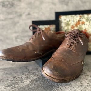 Men’s wing tip style oxfords from BedStu. Size 11